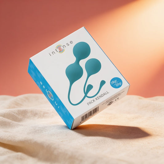 BALLES KEGEL KENDALL BLEU — photo éditoriale sur lin drapé