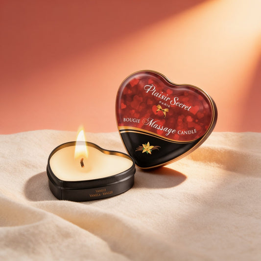 BOUGIE DE MASSAGE 35ML VANILLE — photo éditoriale sur lin drapé