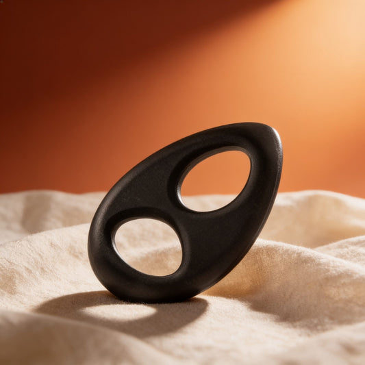 cockring de pénis Mike Blue Junker — photo éditoriale sur lin drapé