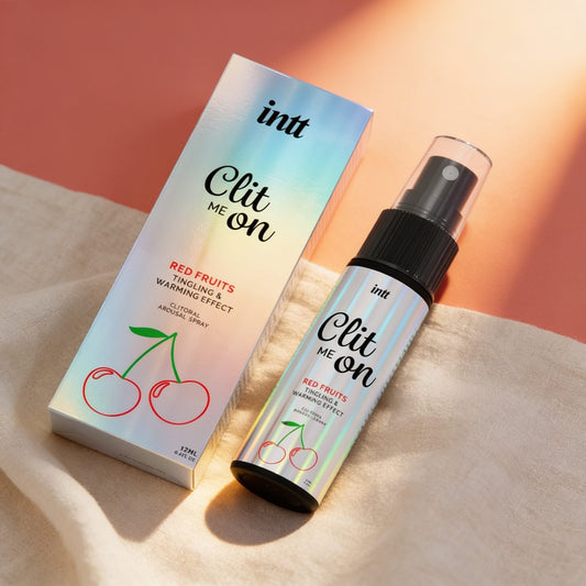 INTT CLIT ME STIMULANT CLITORAL FRUITS ROUGES 12 ML — photo éditoriale sur lin drapé