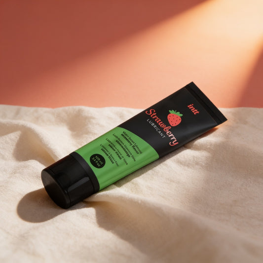 Lubrifiant base eau saveur fraise INTT — photo éditoriale