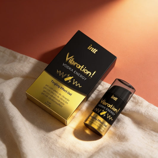 INTT VODKA VIBRATEUR LIQUIDE 15 ML — photo éditoriale sur lin drapé