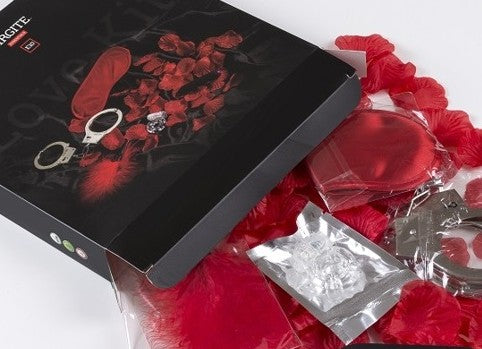 KIT AMOUR ESSENTIEL E10 — gros plan