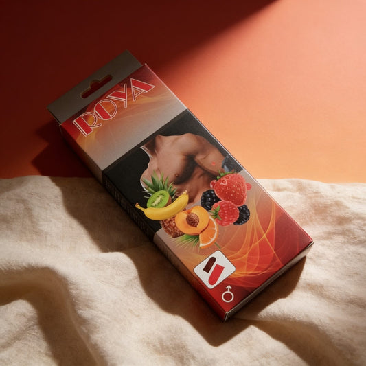 lingerie comestible — photo éditoriale sur lin drapé