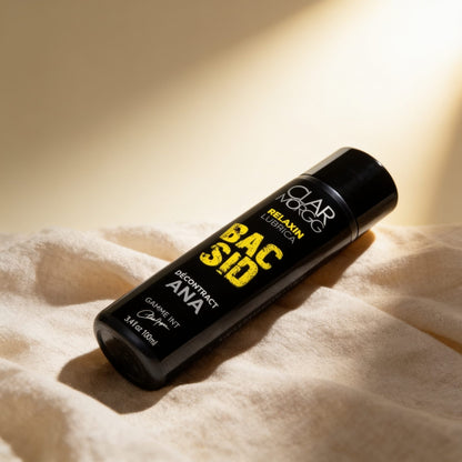 Lubrifiant Back Side Clara Morgane — photo éditoriale sur lin drapé