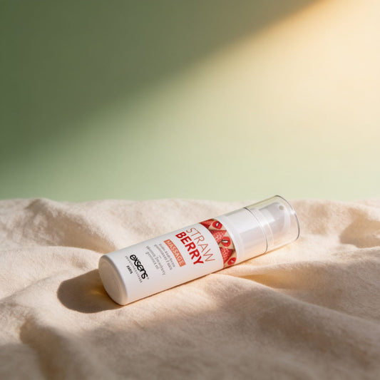MASSAGE HOT GOURMAND STRAWB.30ML — photo éditoriale sur lin drapé