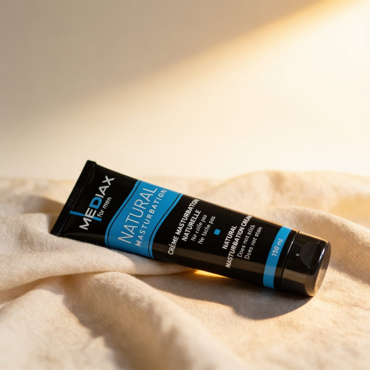 lubrifiant FOR MEN NATURAL MASTURBAT — photo éditoriale sur lin drapé