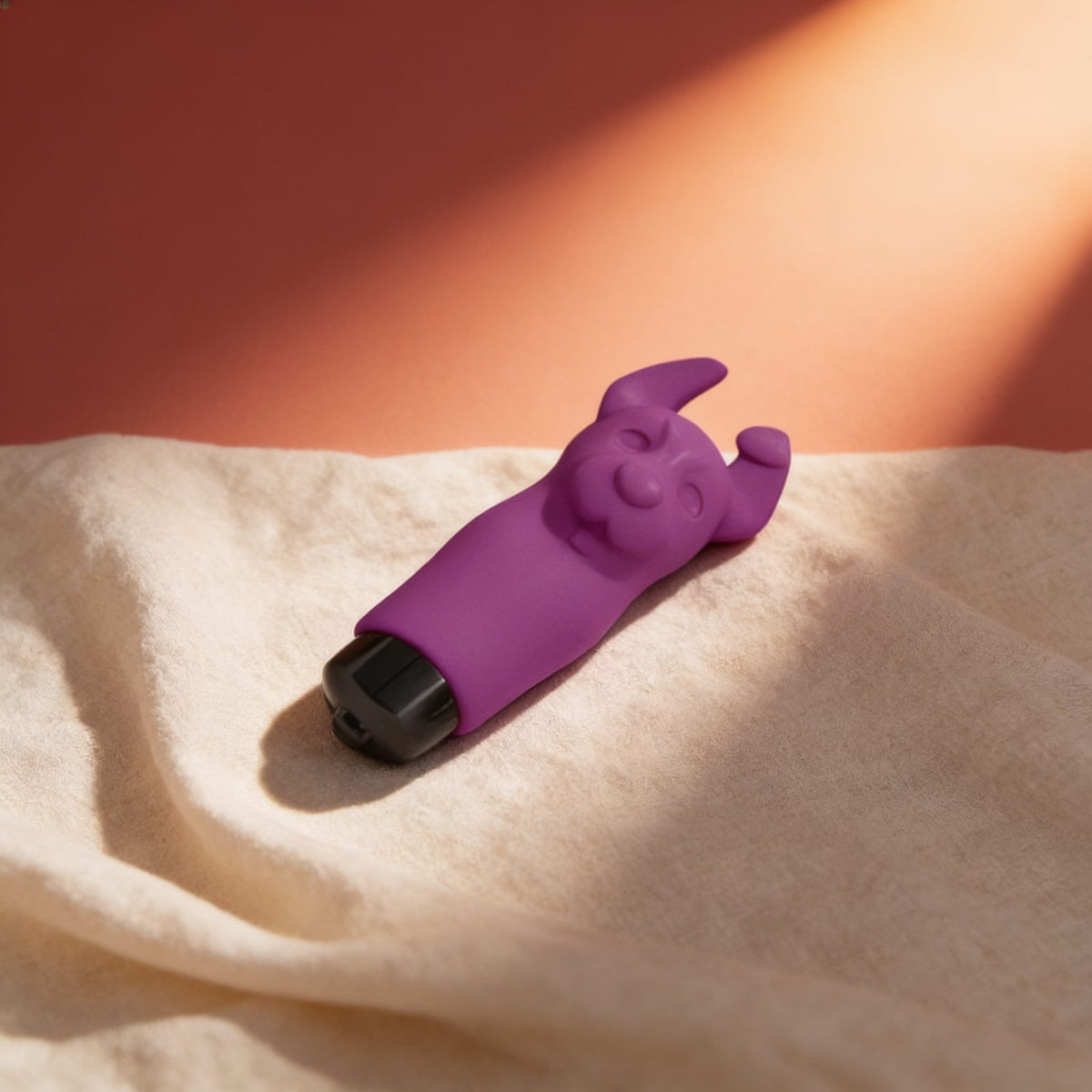 vibromasseur My Little Puppy — photo éditoriale sur lin drapé