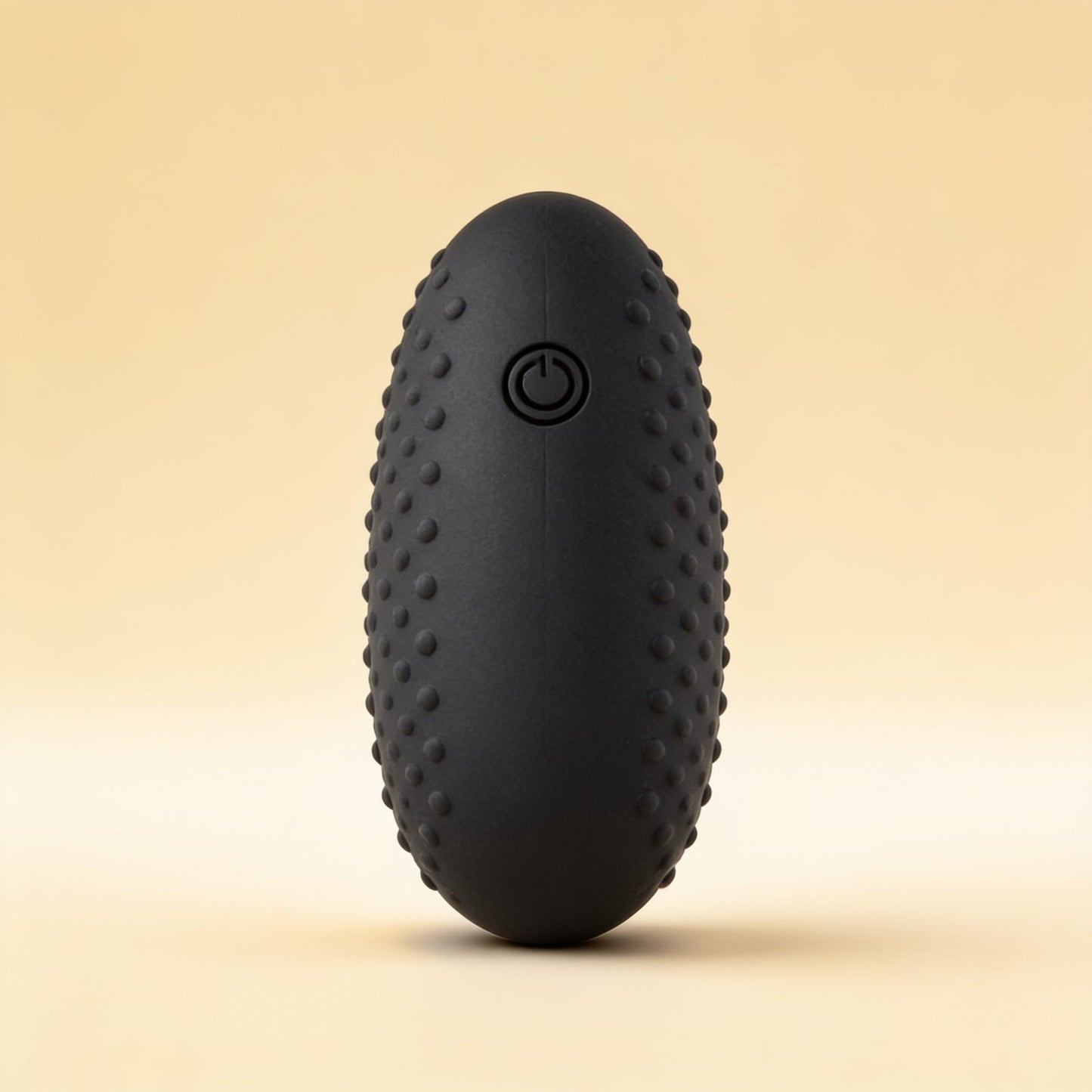 Œuf vibrant G4 — packshot studio sur fond crème