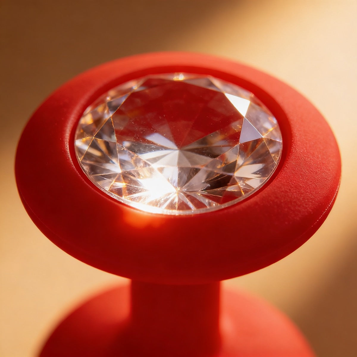 Détail du bijou cristal serti dans la base du plug