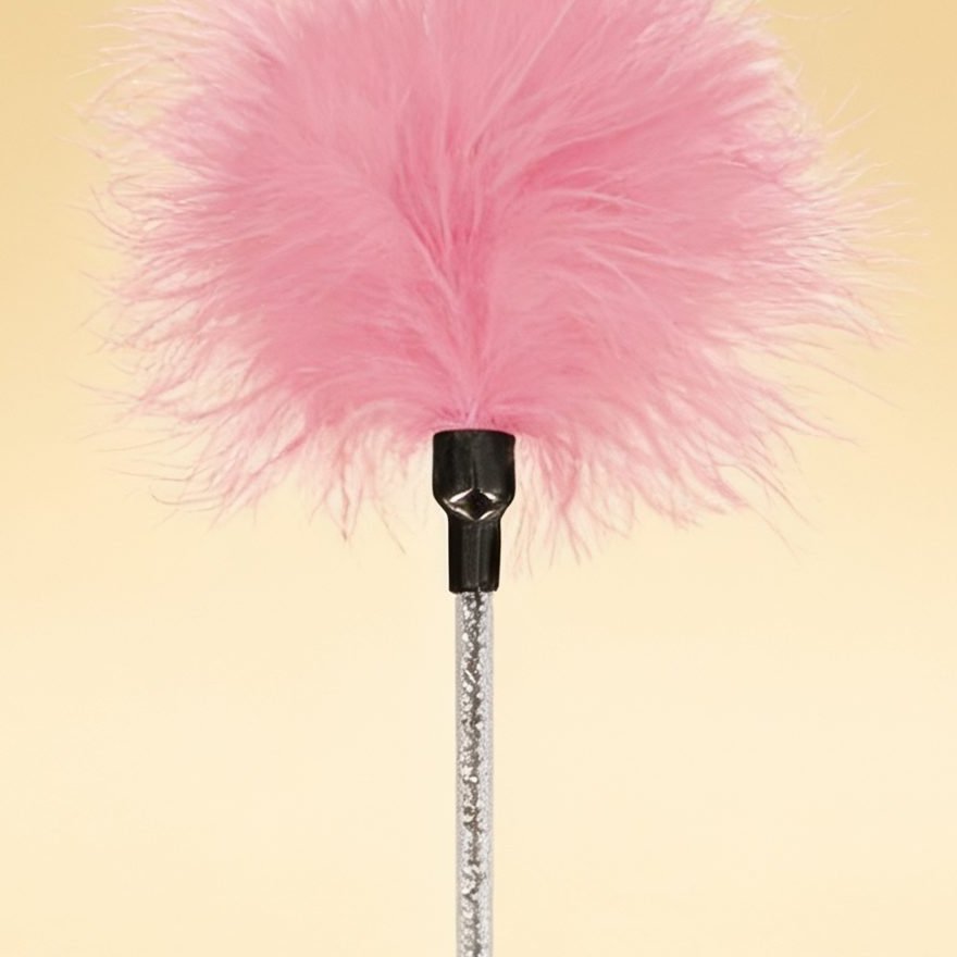 PLUMEAU CARESSE PINK — gros plan