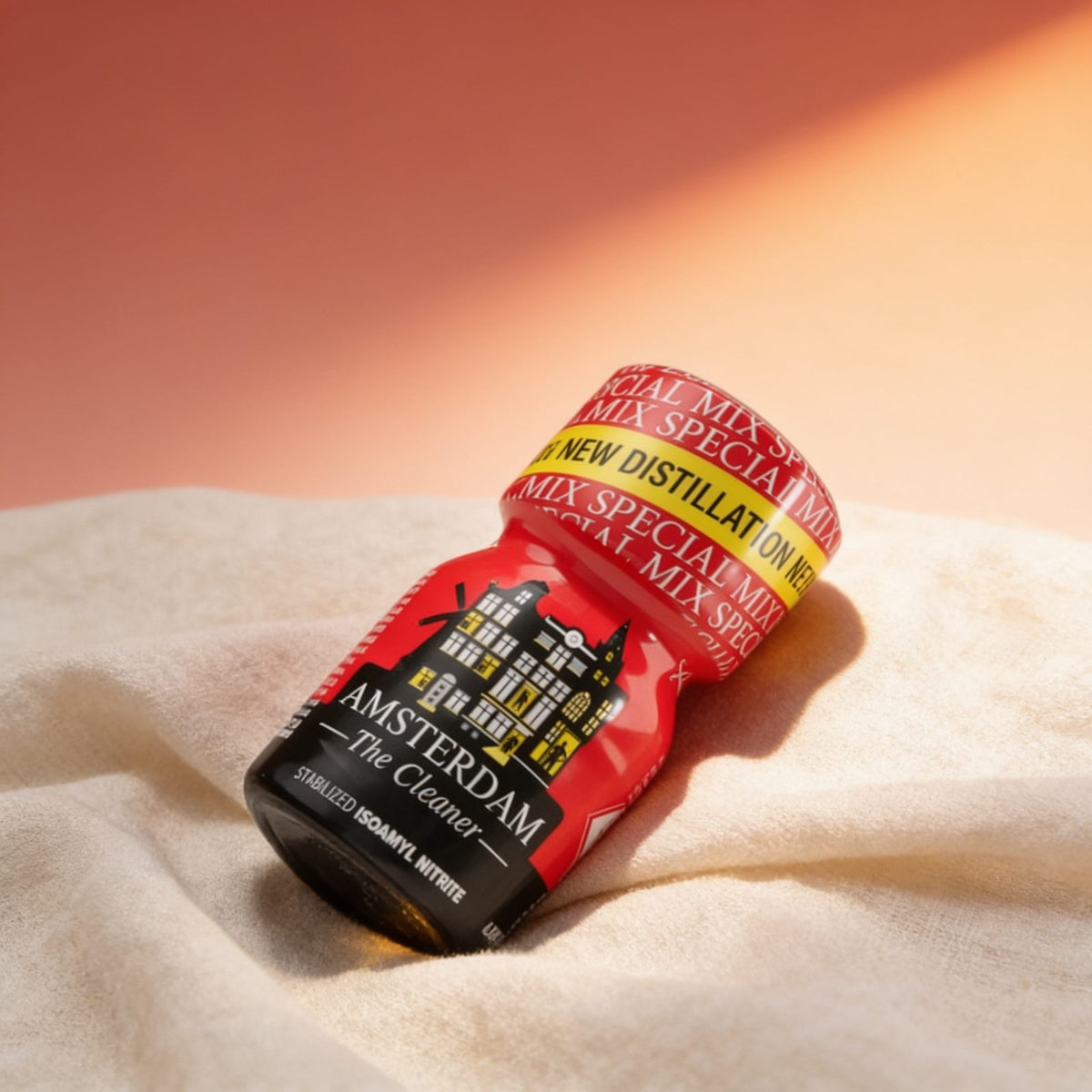poppers Amesterdam spécial 10ml — photo éditoriale sur lin drapé