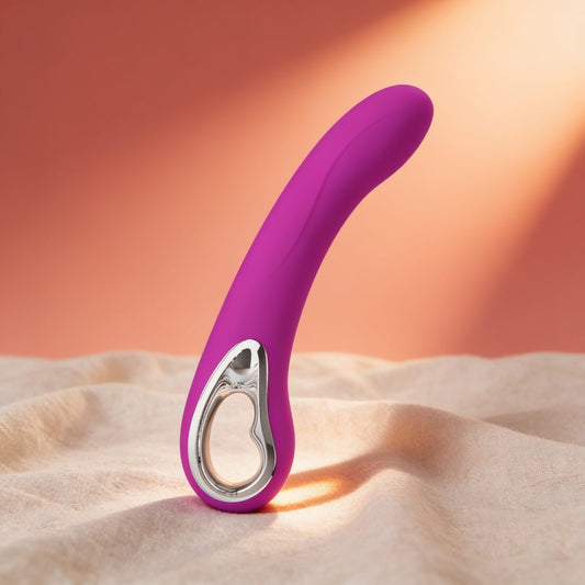Vibromasseur  Alston purple — photo éditoriale sur lin drapé