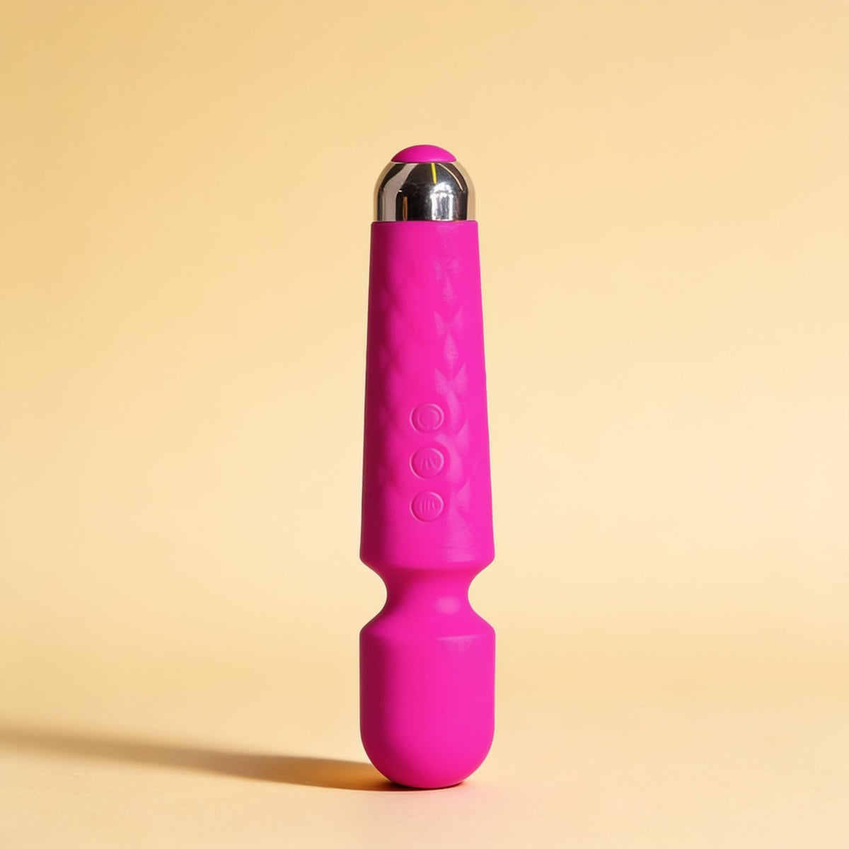 Vibromasseur wand rose 20 vitesses USB Yoba — packshot studio sur fond crème