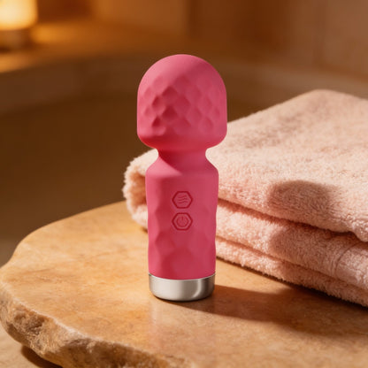 vibromasseur en silicone rose Wand, mini — mise en situation