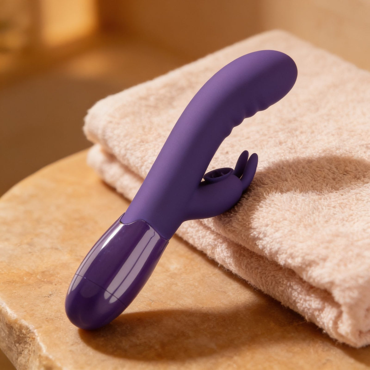 vibromasseur Rabbit avec stimulation précise du clitoris — mise en situation