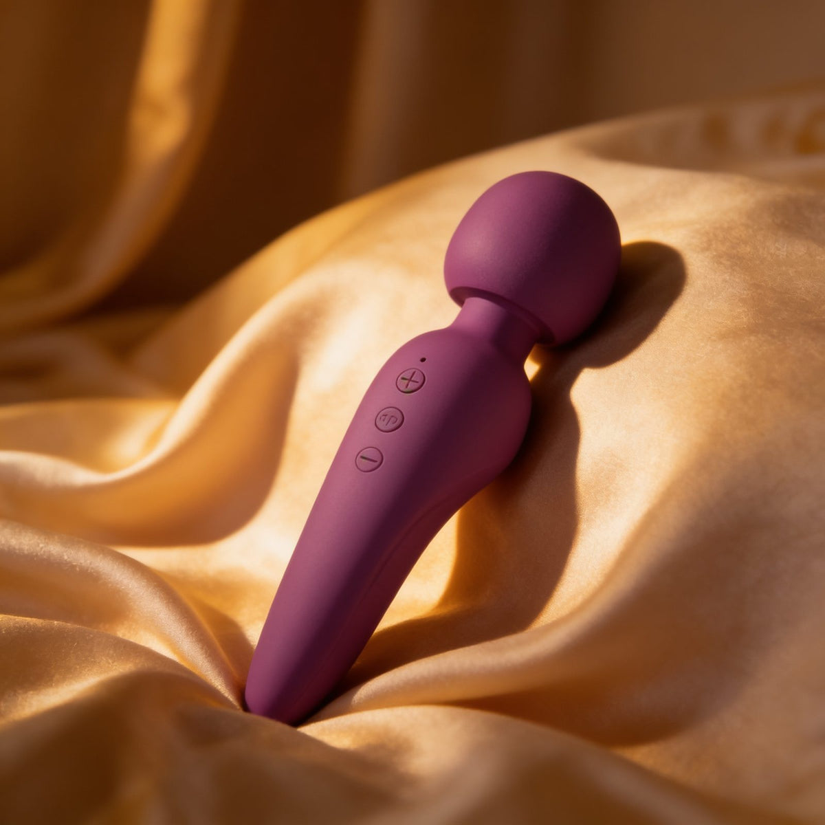 Vibromasseur wand USB Meredith Pretty Love — mise en situation